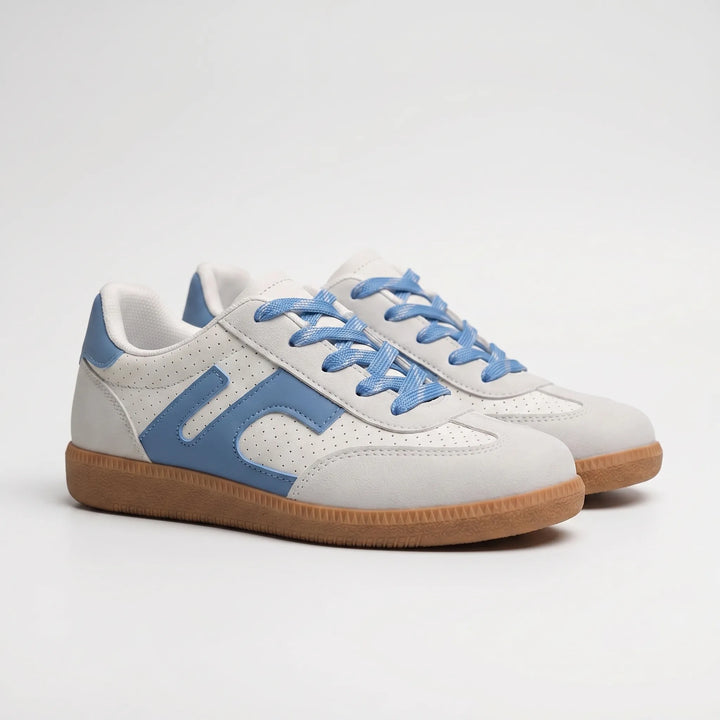 Women's Retro Low Top Sneakers - Lace Up for Casual